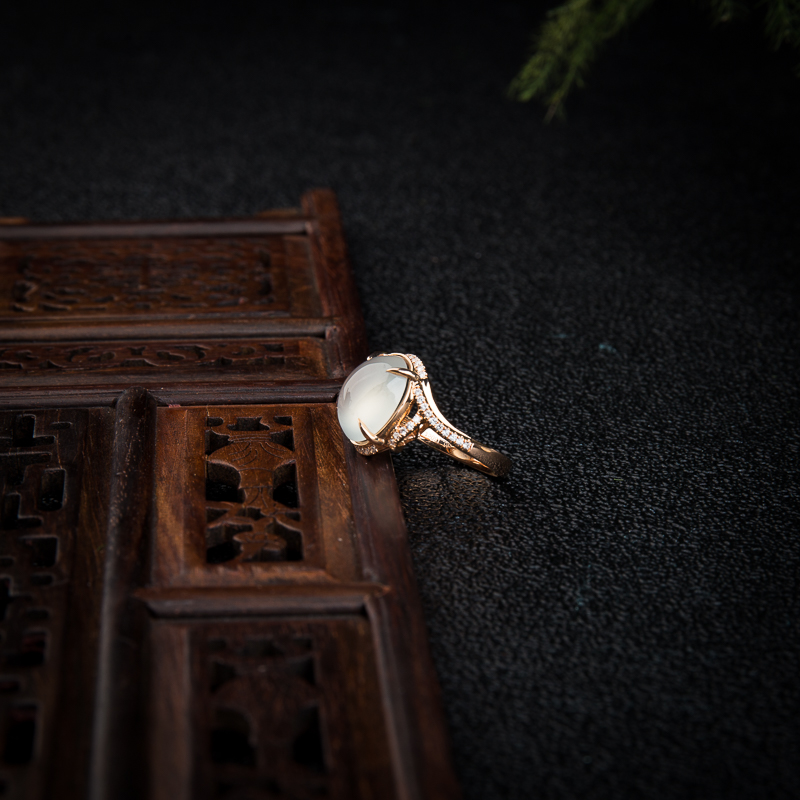天然冰种翡翠蛋面戒指-红掌柜