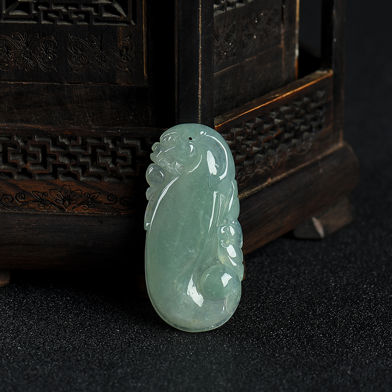 豆种浅绿翡翠福寿吊坠-红掌柜