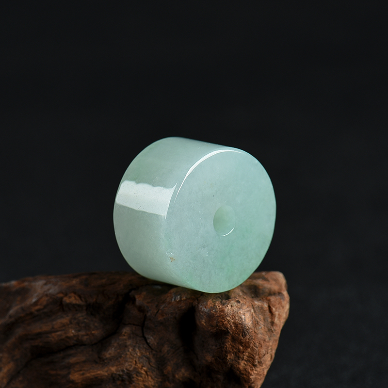 翡翠路路通吊坠-红掌柜