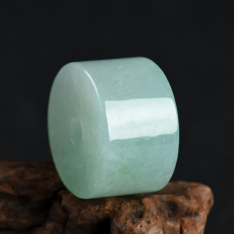 天然翡翠路路通吊坠-红掌柜