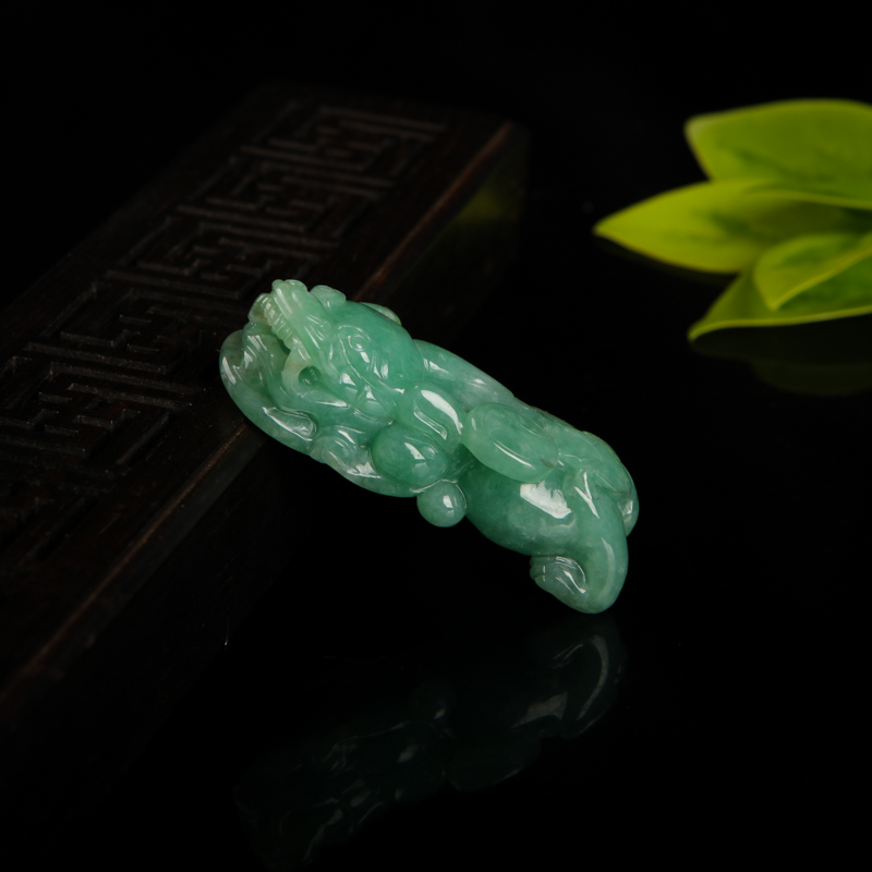 天然豆种豆绿翡翠貔貅吊坠-红掌柜