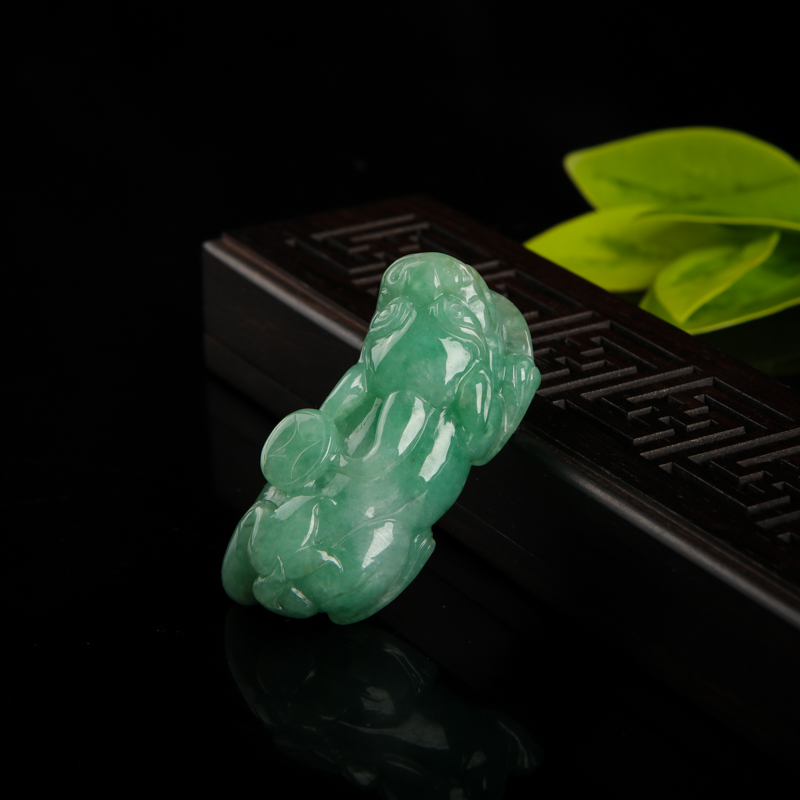 缅甸豆种豆绿翡翠貔貅吊坠-红掌柜