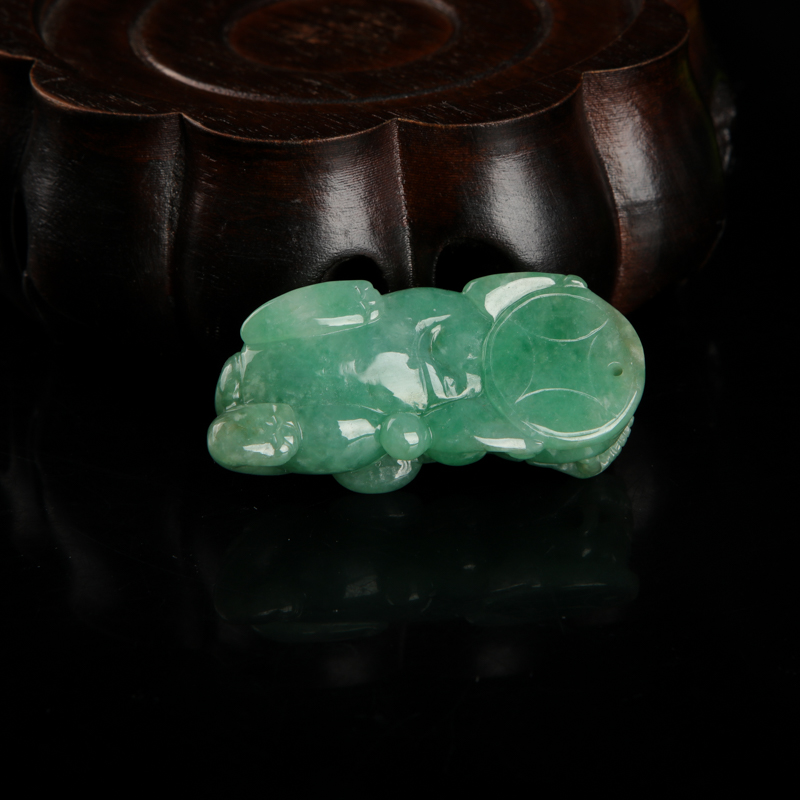 缅甸天然豆绿翡翠貔貅吊坠-红掌柜