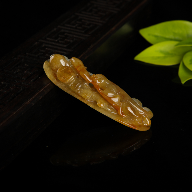 天然豆种俏色翡翠貔貅吊坠-红掌柜