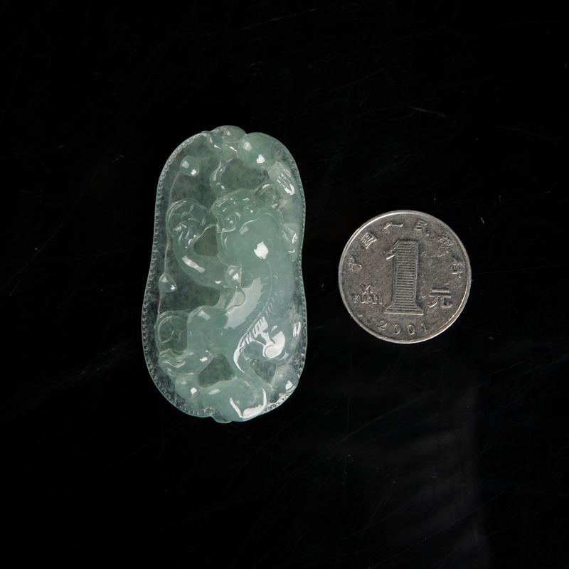 糯冰种灰绿翡翠吊坠-红掌柜