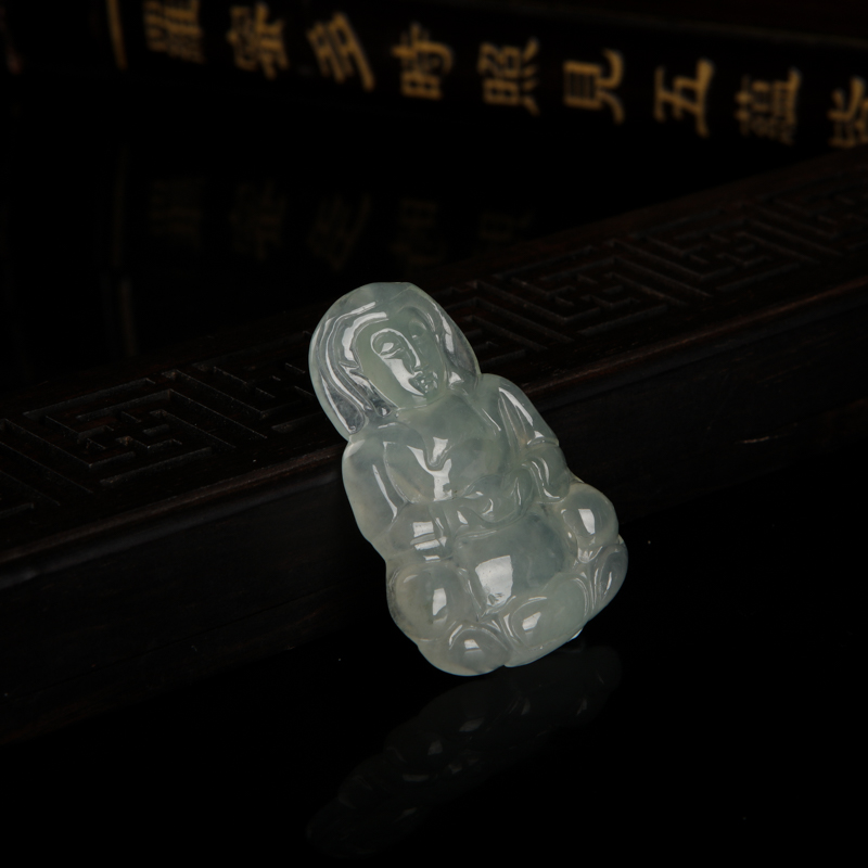 天然油青种翡翠观音吊坠-红掌柜