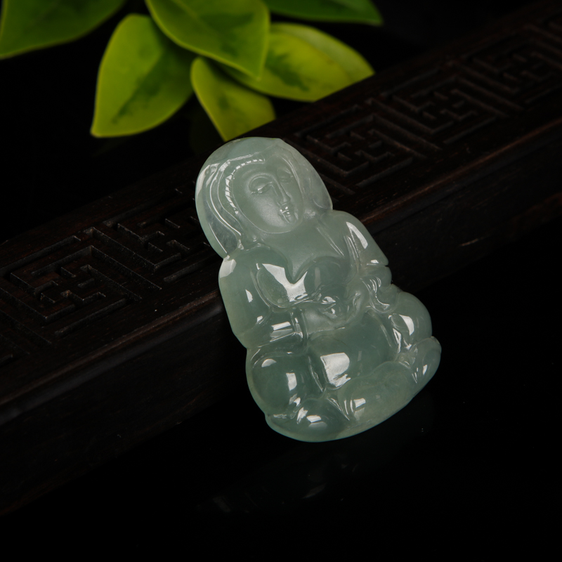 天然油青种翡翠观音吊坠-红掌柜