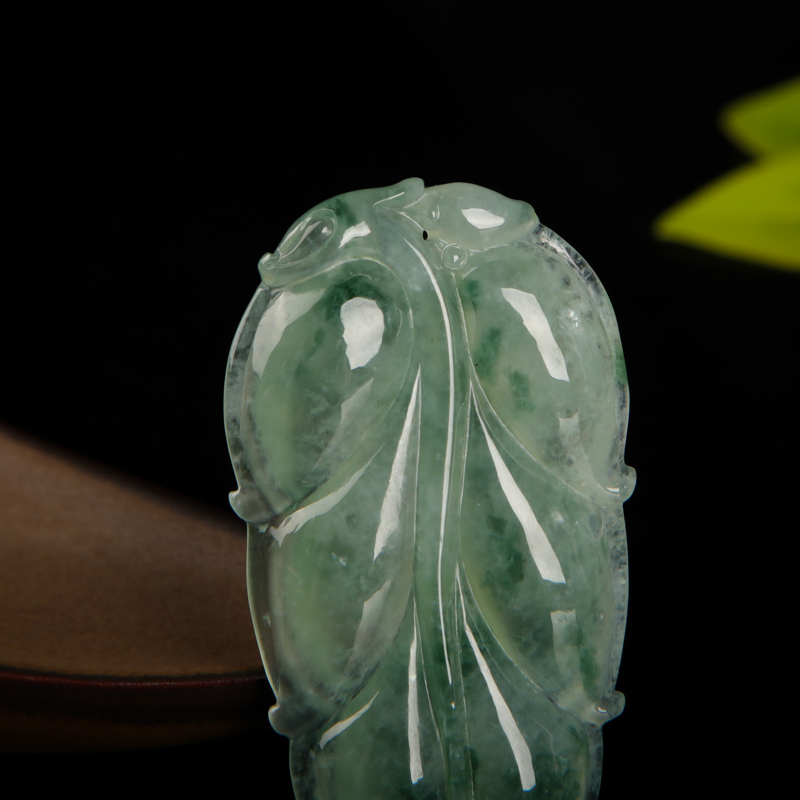 缅甸天然豆种飘花翡翠吊坠-红掌柜