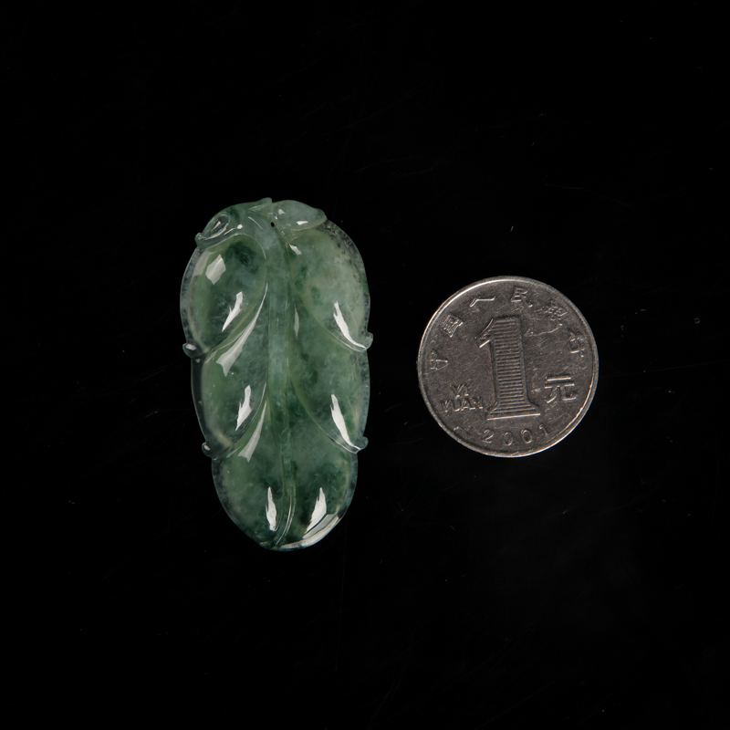 豆种飘花翡翠金枝玉叶吊坠-红掌柜