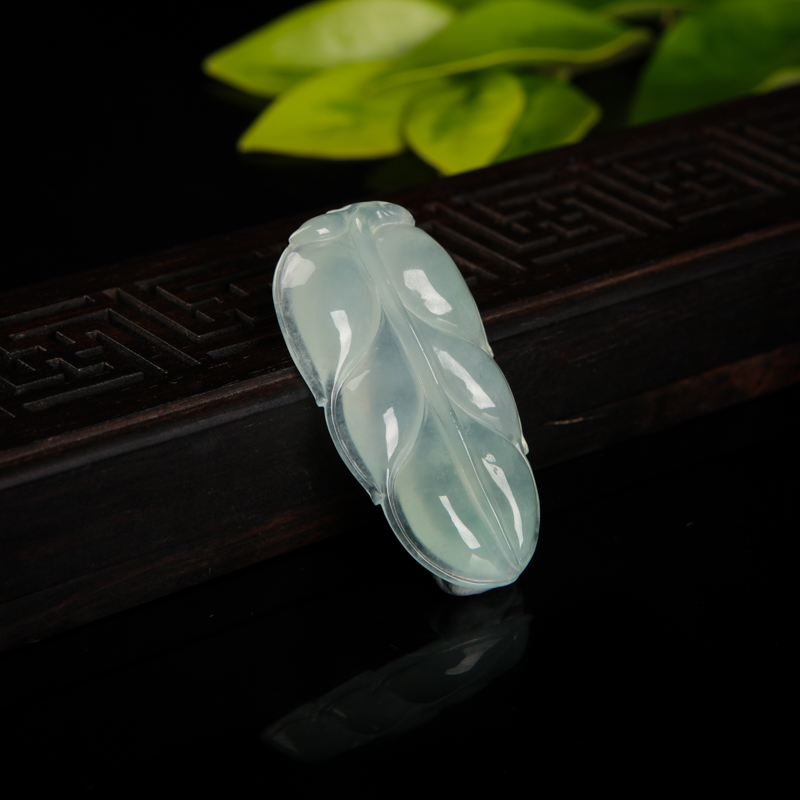 天然油青种翡翠金枝玉叶吊坠-红掌柜