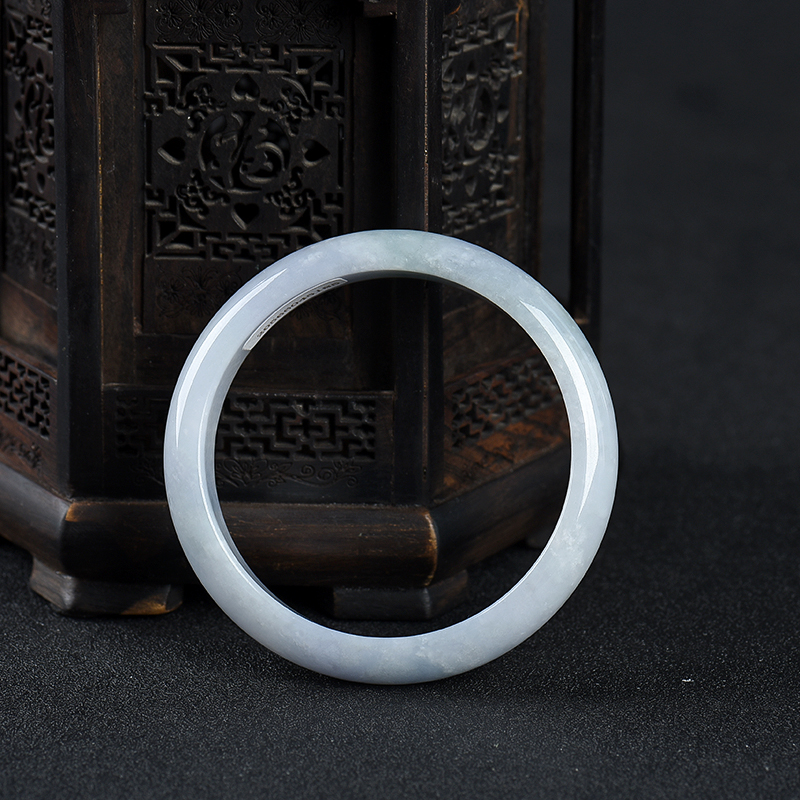 58mm豆种春带彩翡翠手镯-红掌柜