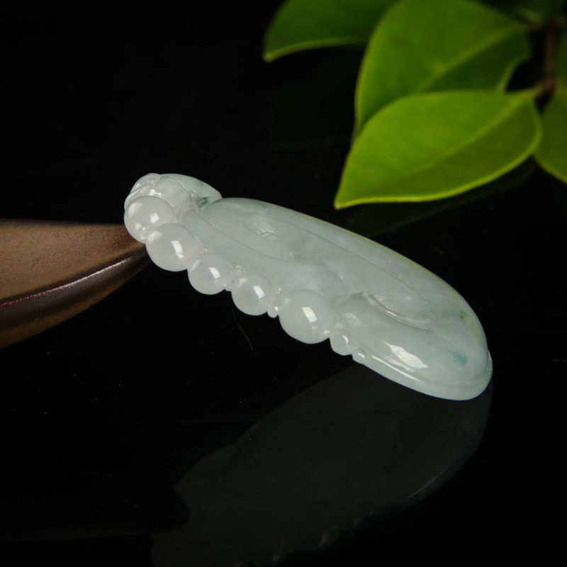 天然翡翠如意吊坠-红掌柜