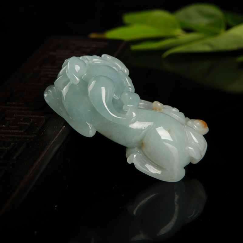 俏色翡翠貔貅吊坠-红掌柜