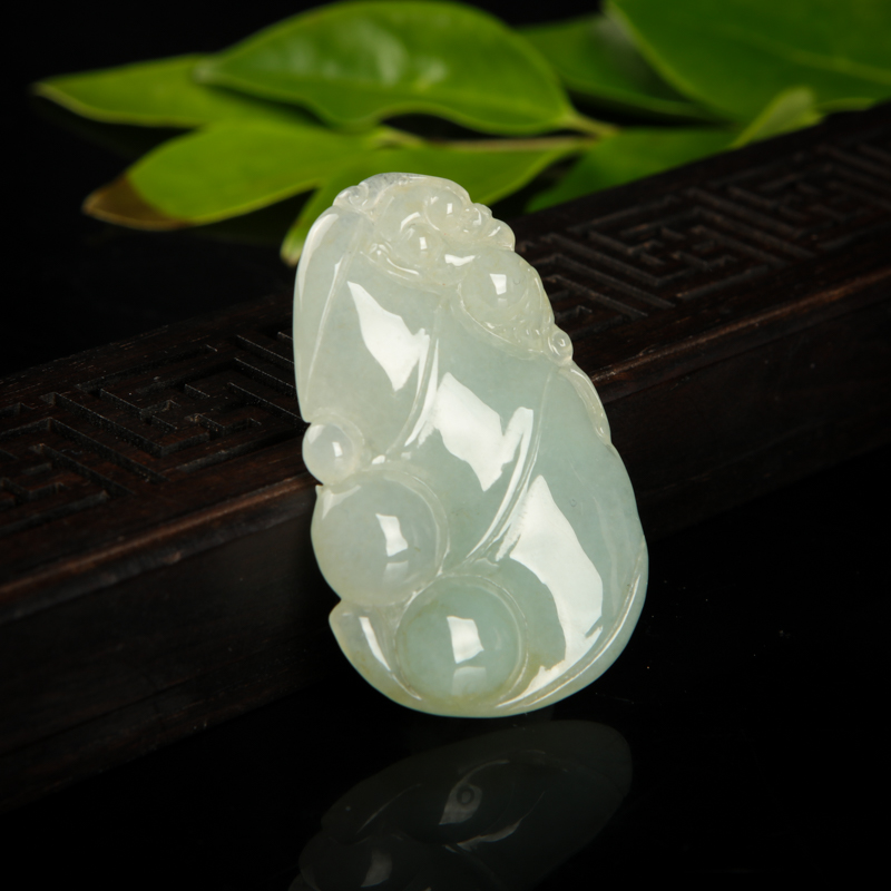 灰绿翡翠福寿如意吊坠-红掌柜