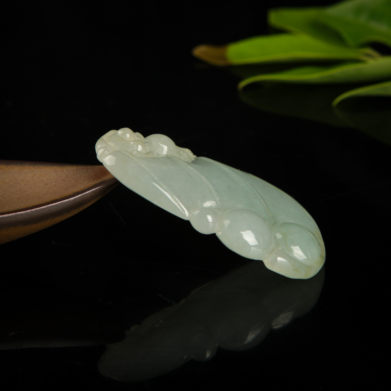 油青种灰绿翡翠竹节吊坠-红掌柜