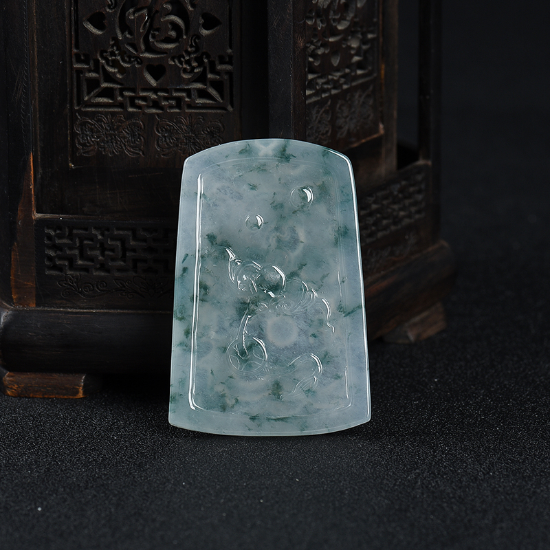 翡翠辰龙吊坠-红掌柜