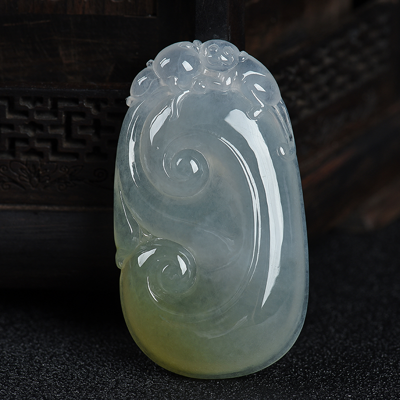 糯冰种俏色翡翠如意-红掌柜