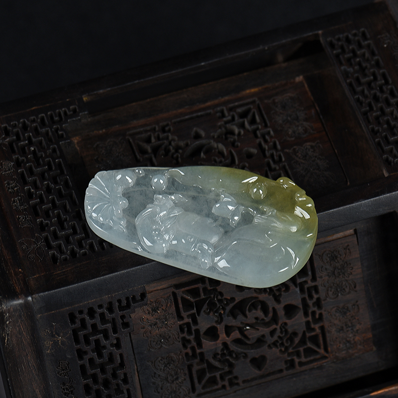 缅甸天然糯冰种翡翠观音吊坠-红掌柜