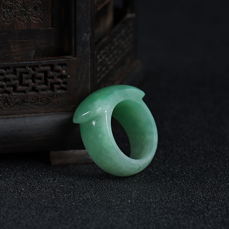 天然糯种灰绿翡翠戒指-红掌柜