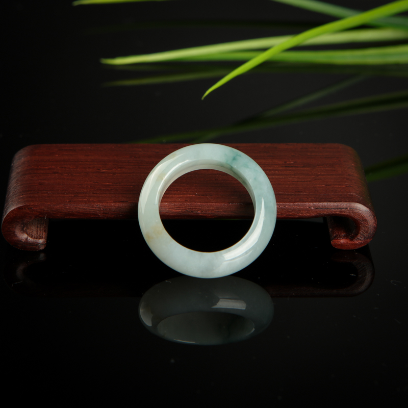 缅甸天然飘花翡翠戒指-红掌柜