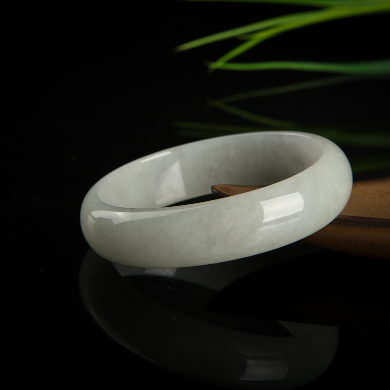 白色翡翠贵妃镯-红掌柜