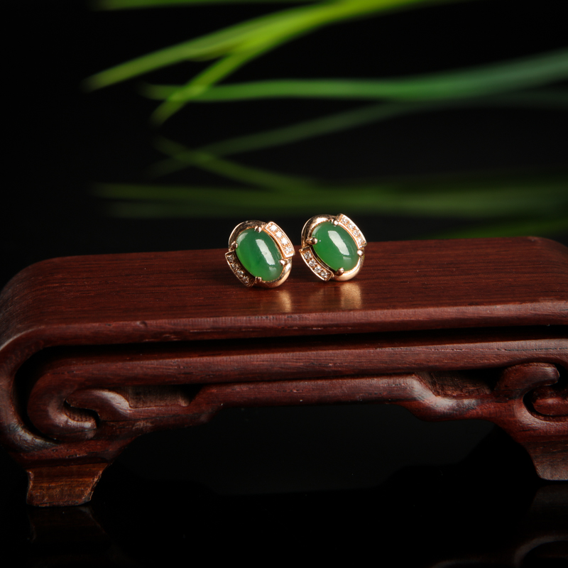 18K糯种翠绿翡翠耳钉-红掌柜