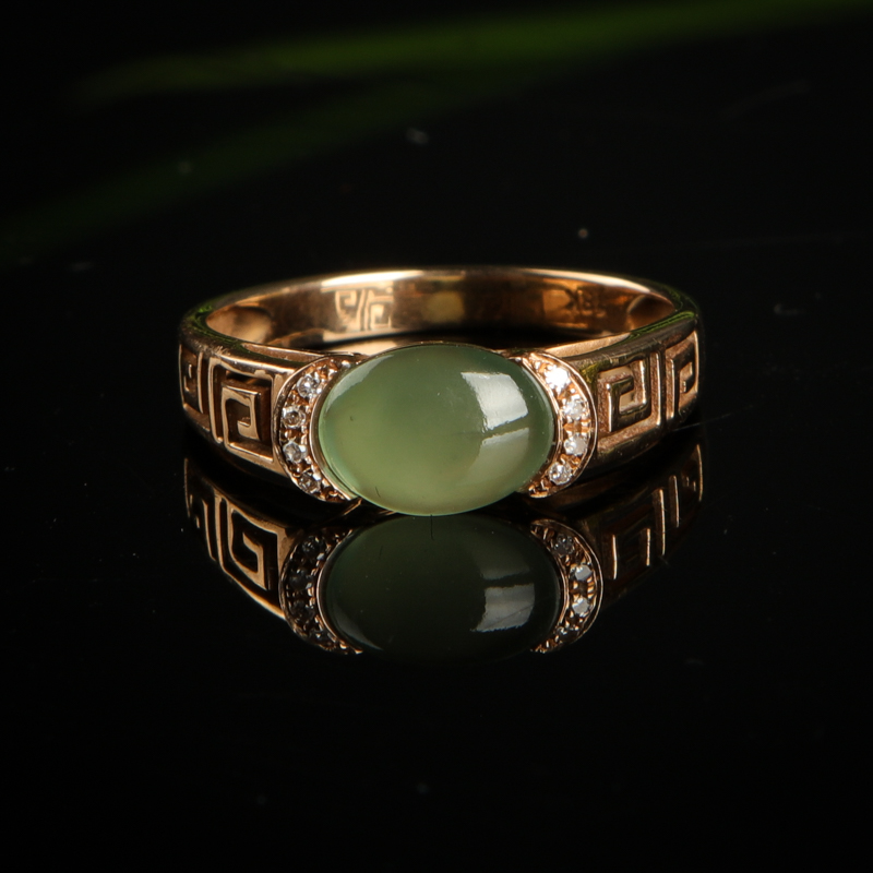 糯冰种浅绿翡翠戒指-红掌柜