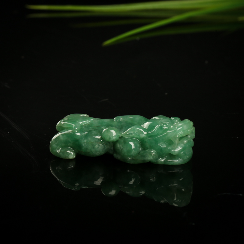 豆种深绿翡翠貔貅吊坠-红掌柜