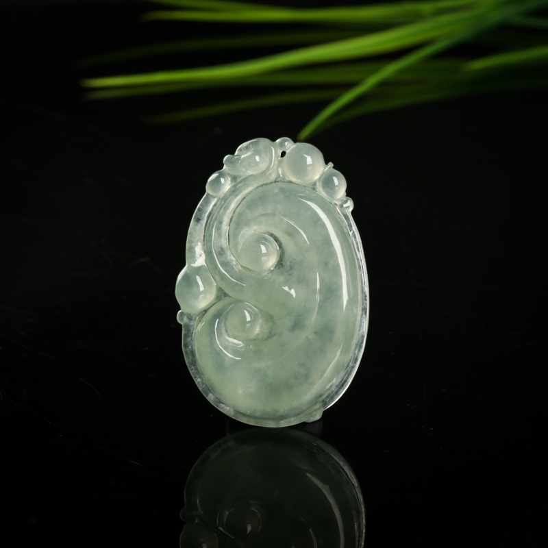 糯冰种灰绿翡翠如意吊坠-红掌柜