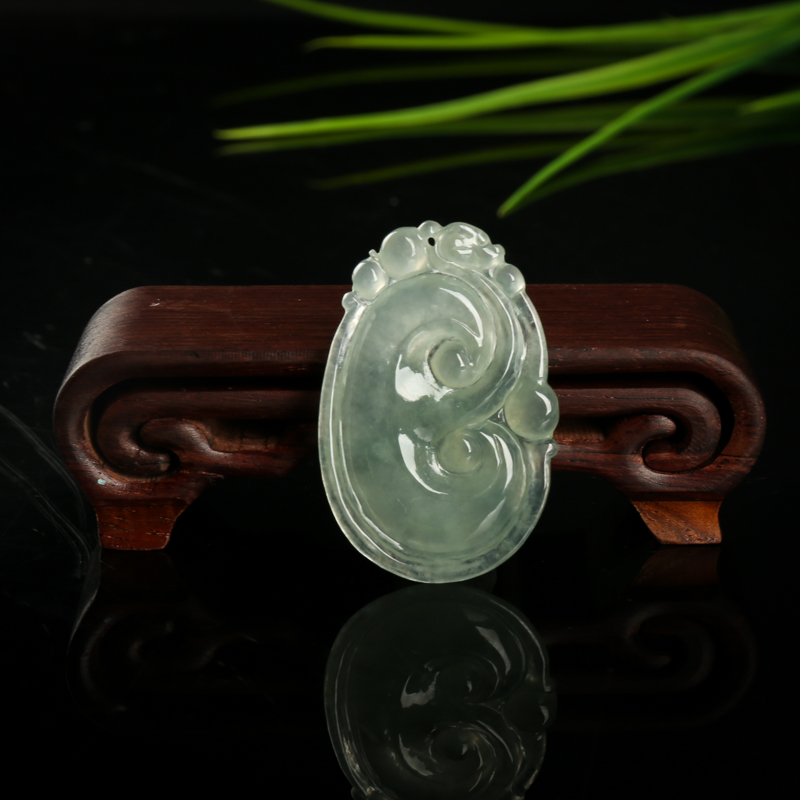 天然灰绿翡翠如意吊坠-红掌柜