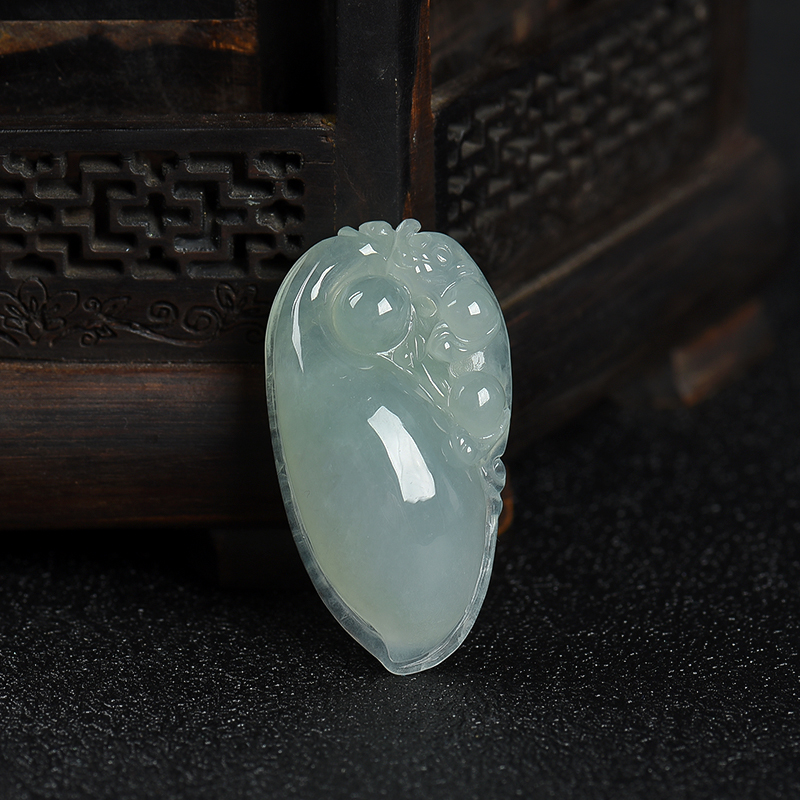 糯种灰绿翡翠福寿吊坠-红掌柜