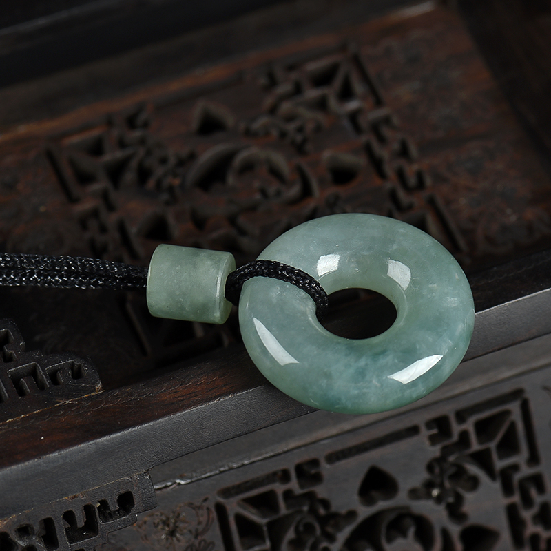 豆种飘花翡翠吊坠-红掌柜