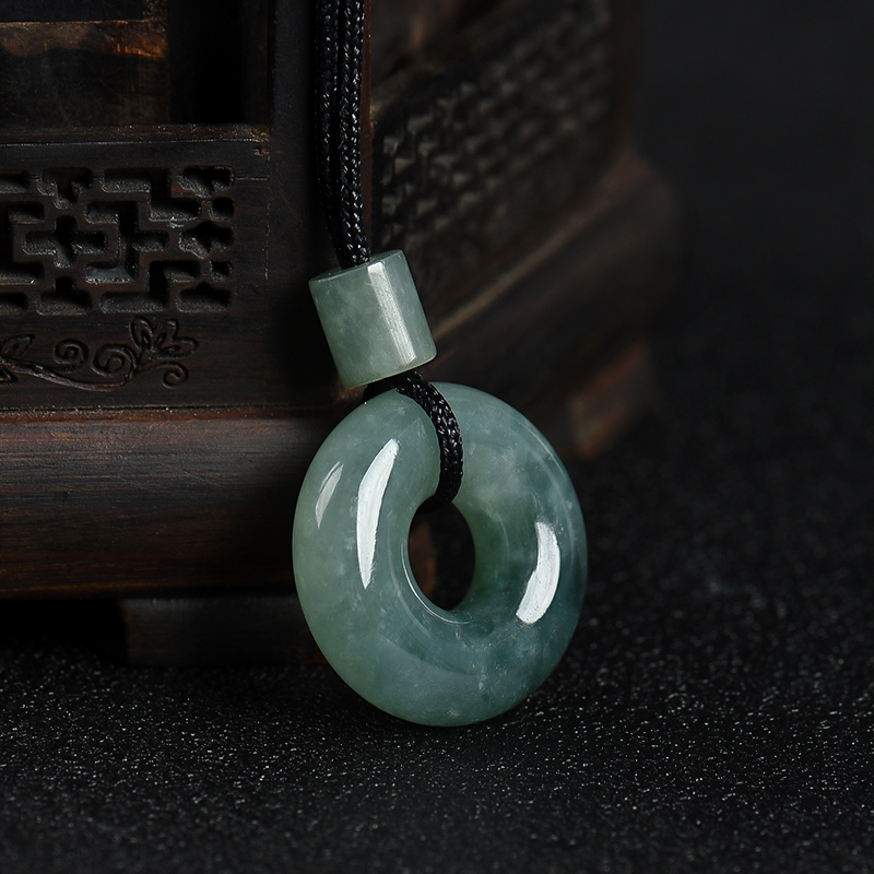 灰绿翡翠平安扣吊坠-红掌柜