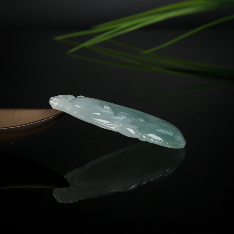 天然翡翠如意吊坠-红掌柜