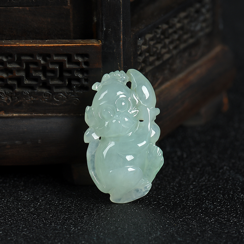 缅甸天然糯种浅绿翡翠申猴吊坠-红掌柜