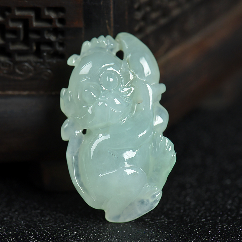 缅甸天然糯种浅绿翡翠吊坠-红掌柜