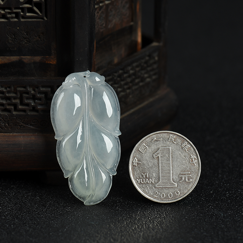 缅甸糯种翡翠吊坠-红掌柜