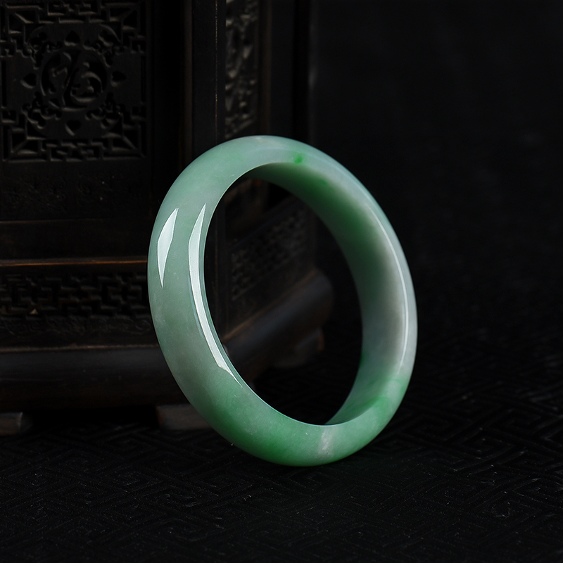 天然豆种飘翠翡翠手镯-红掌柜