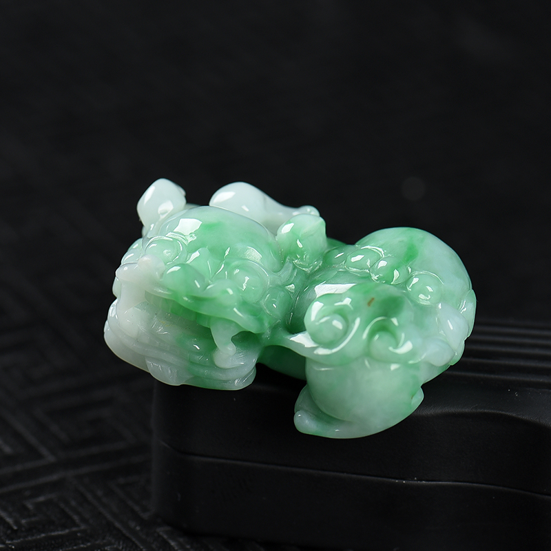 缅甸豆种飘翠翡翠貔貅吊坠-红掌柜