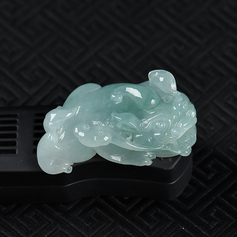 天然糯冰种浅绿翡翠貔貅吊坠-红掌柜