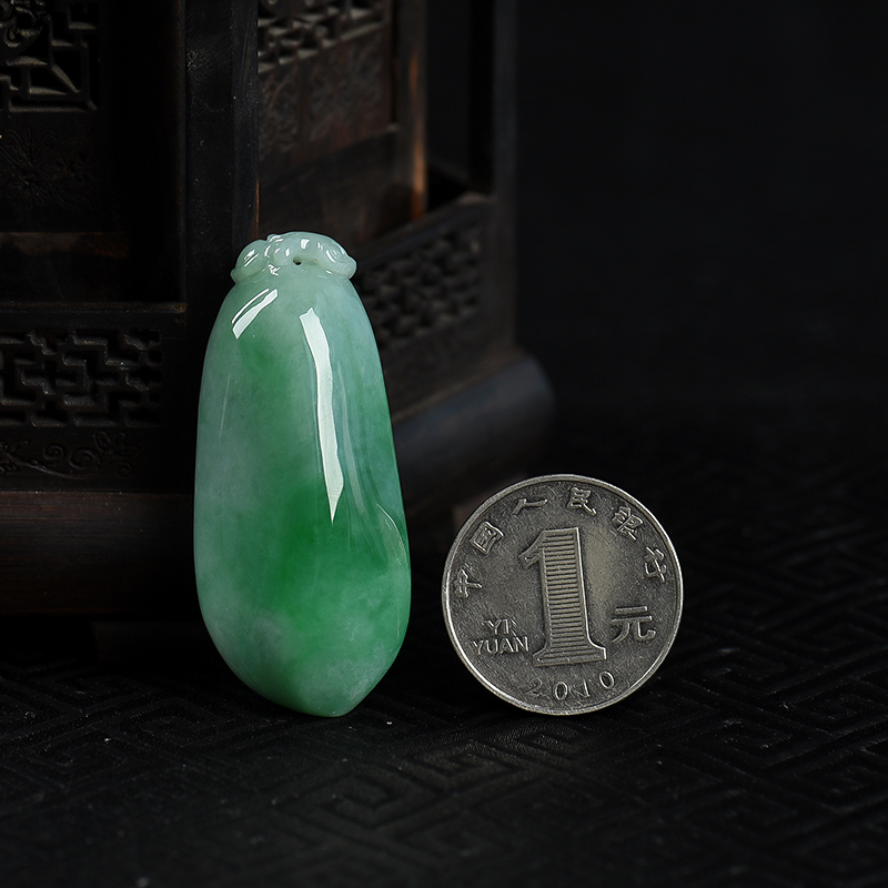 豆种飘翠翡翠福瓜吊坠-红掌柜