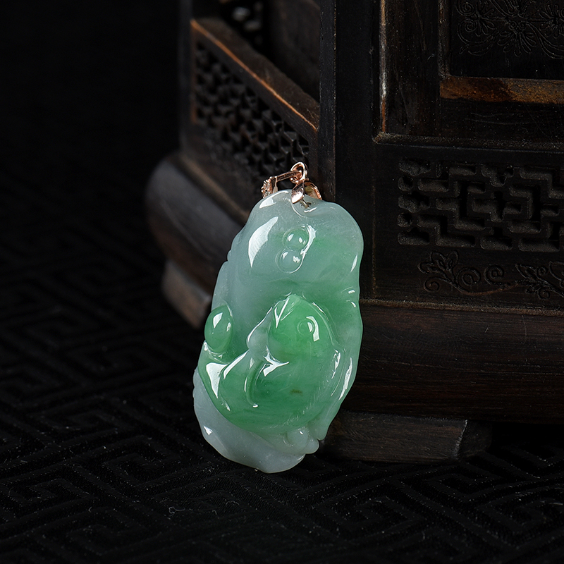 银镶飘翠翡翠金玉满堂吊坠-红掌柜