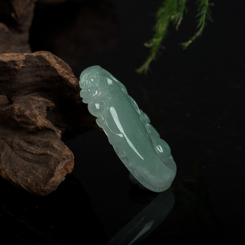 浅绿翡翠福寿吊坠-红掌柜