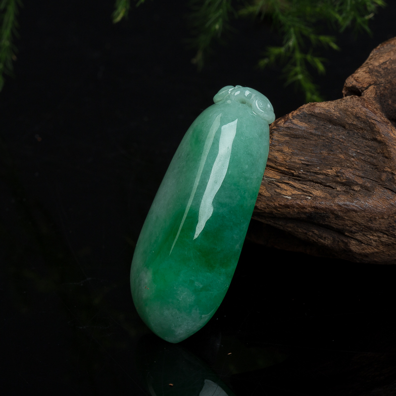 豆种翡翠福瓜吊坠-红掌柜