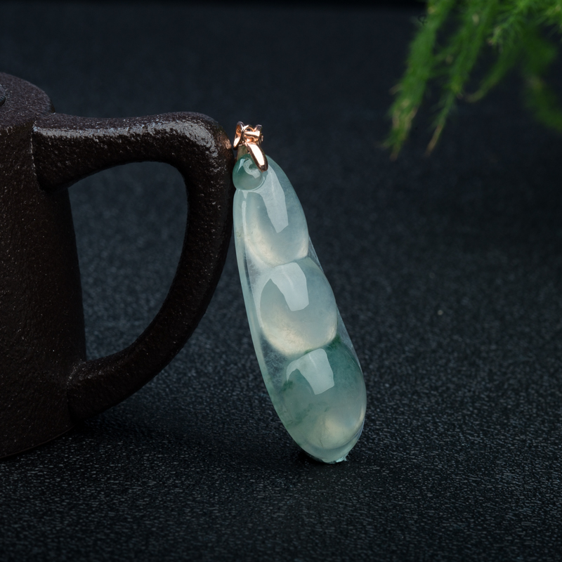 银镶飘花翡翠福豆吊坠-红掌柜