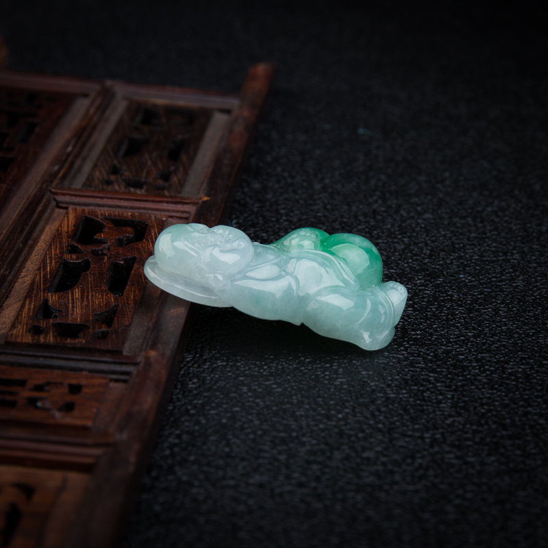 翡翠悬壶济世吊坠-红掌柜