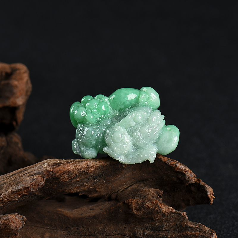 天然豆种苹果绿翡翠招财进宝吊坠-红掌柜
