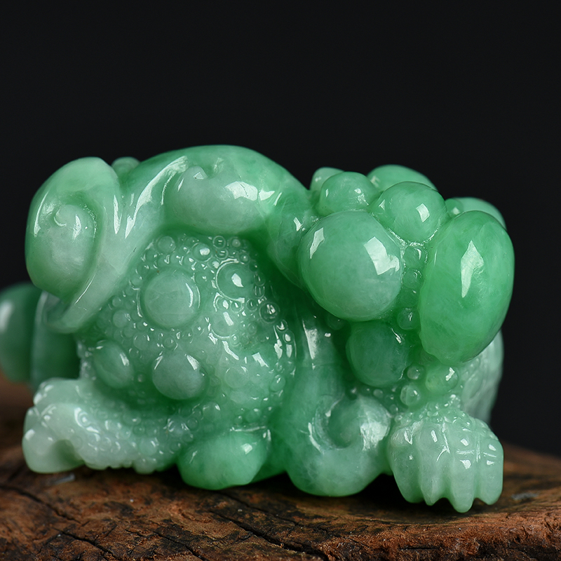 翡翠招财进宝吊坠-红掌柜