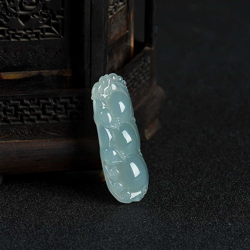 天然糯种灰绿翡翠连中三元吊坠-红掌柜