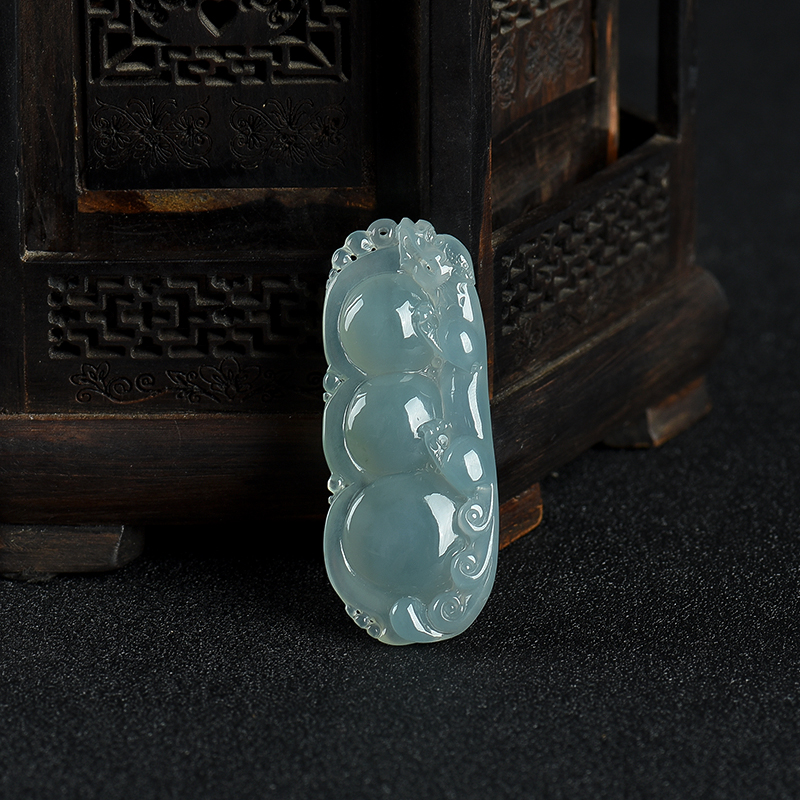 缅甸天然灰绿翡翠连中三元吊坠-红掌柜